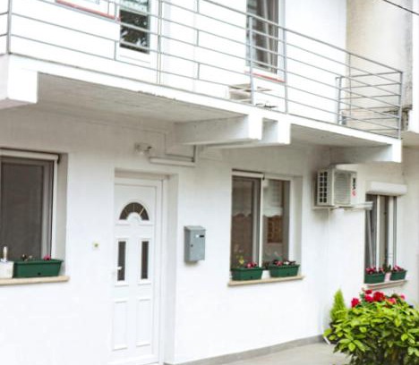 Đeram Apartment | Red Kruz