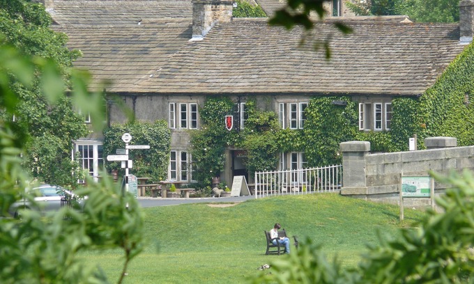 Burnsall Hotel | Red Lion Hotel and Manor House