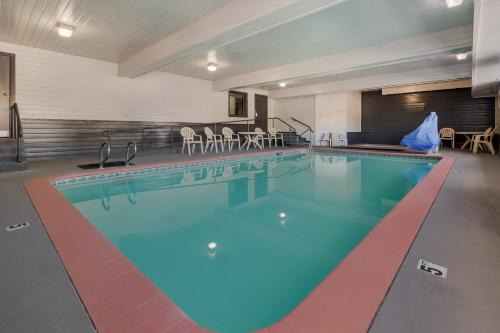 Ontario Hotel | Red Lion Inn & Suites Ontario