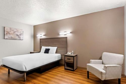 Mitchell Hotel | Red Lion Inn & Suites Pontoon Beach