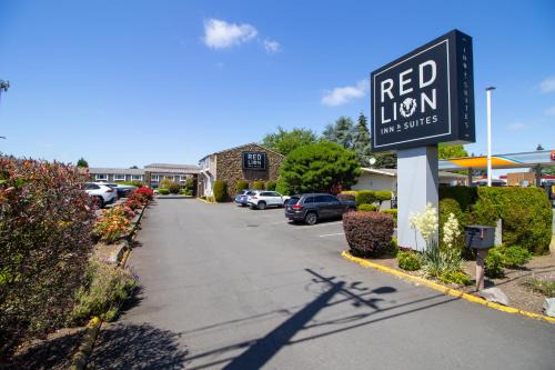 Salmon Creek Hotel | Red Lion Inn & Suites Vancouver