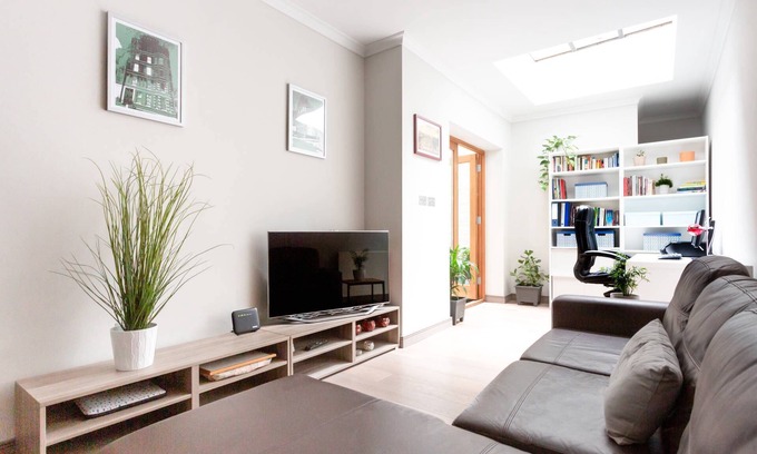 Holborn and Covent Garden Apartment | Red Lion Square by onefinestay