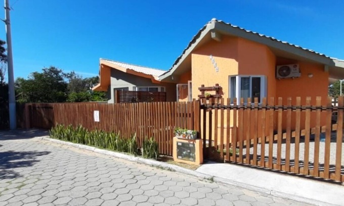 Rio Vermelho Sul House | RED MOON BUNGALOW