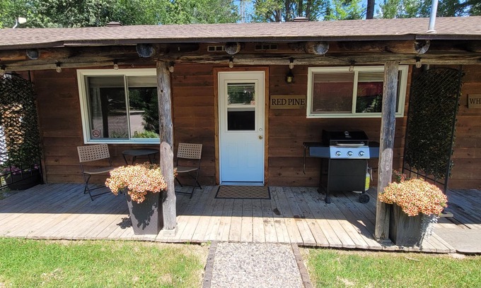 Petawawa Cabin | Red Pine Cabin at Pine Ridge Park