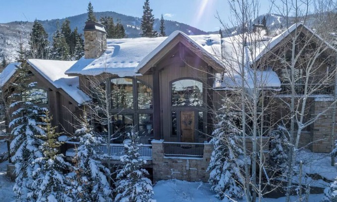 The Timbers House | Red Pine Estate Ski-in Ski-out masterpiece in Canyons Village at the Park City Mountain Resort. Simply ski out the back door and within 20 seconds you are at the base terminal of the new 10-passenger Sunrise Gondola! It's amazing!