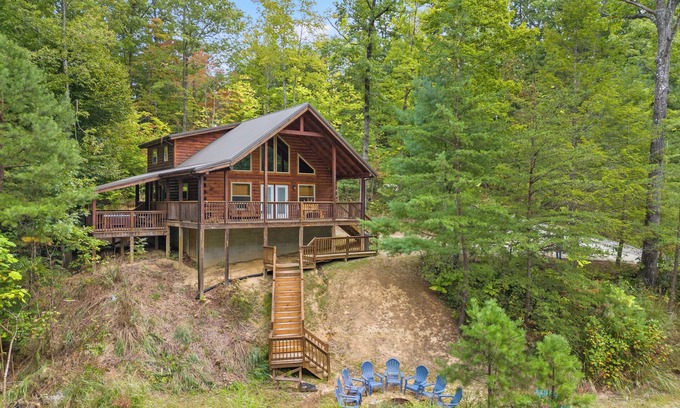 Primrose Cabin | Red River Gorge Lakeside Cabin retreat! 4 bed 4 bath with a Hot Tub