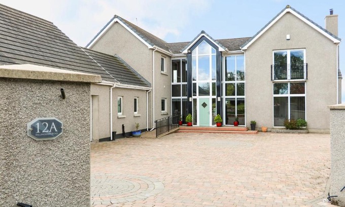 Craigavon House | Red Robin's Annex