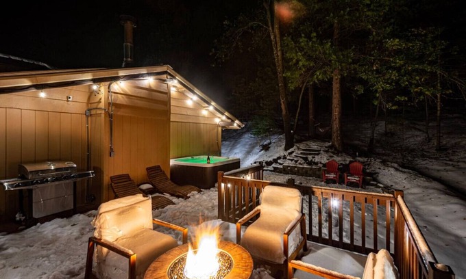 Sugar Pine Cabin | Red Rock Falls Cabin Yosemite 8mi Game Room HotTub