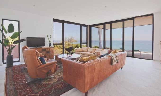 Gordons Bay Central Apartment | Red Rock Ocean View Villa - Baywatch Apartment