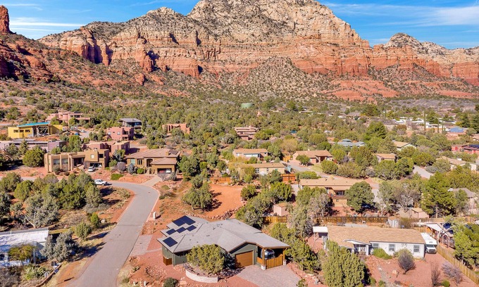 West Sedona House | Red rock views, private casita, prime location near trails—your peaceful Sedona escape awaits.