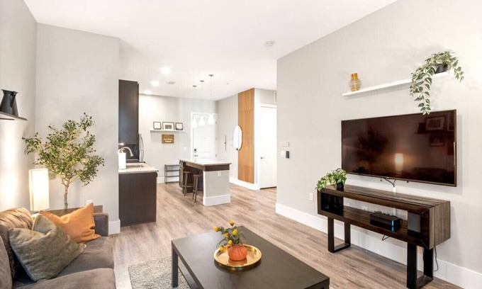 Golden Condo | Red Rocks Retreat | Minutes to Shows, Hikes, Shops