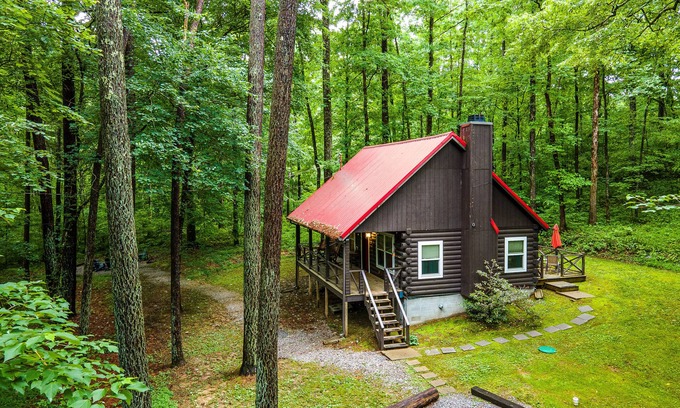 Kingston Springs Cabin | Red Roof Cabin in the woods