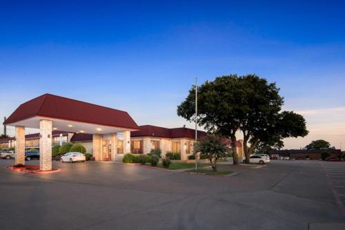 McKinney Hotel | Red Roof Inn & Conference Center McKinney