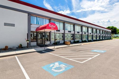 Cortland Hotel | Red Roof Inn Cortland