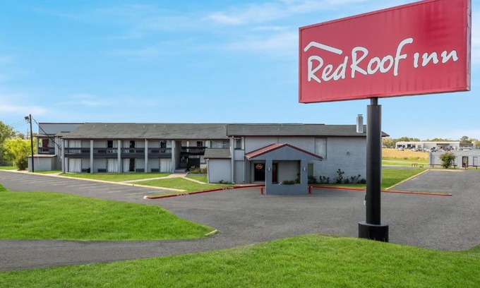 Madisonville Hotel | Red Roof Inn Madisonville