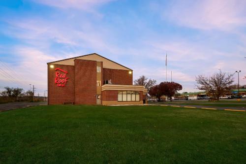Martinsburg Hotel | Red Roof Inn Martinsburg