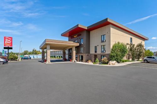 Whippleville Hotel | Red Roof Inn PLUS+ & Suites Malone