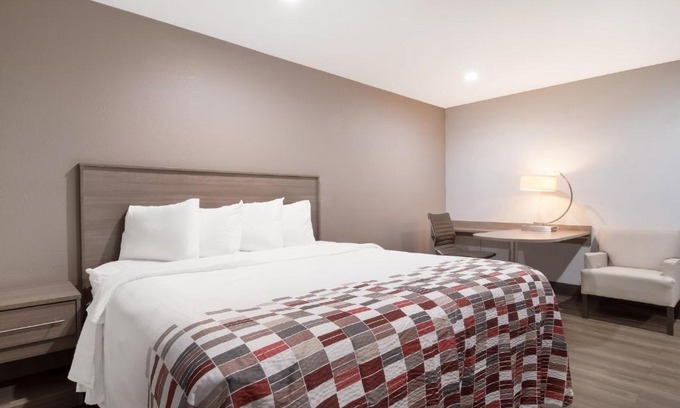 Gold Rock Hotel | Red Roof Inn Rocky Mount - Battleboro