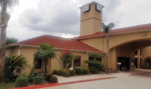 FM 1960 Hotel | Red Roof Inn & Suites Houston – Humble/IAH Airport