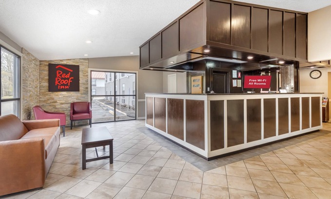 North Newport News Hotel | Red Roof Inn & Suites Newport News
