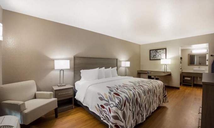 Thomasville Hotel | Red Roof Inn & Suites Thomasville