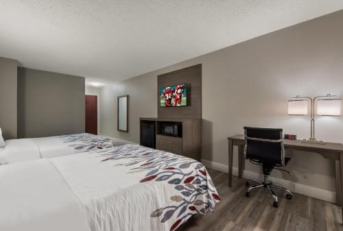 Landisville Hotel | Red Roof Inn & Suites Vineland - Buena