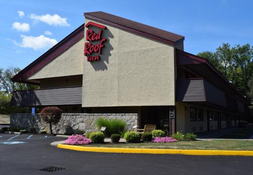 Utica Hotel | Red Roof Inn Utica