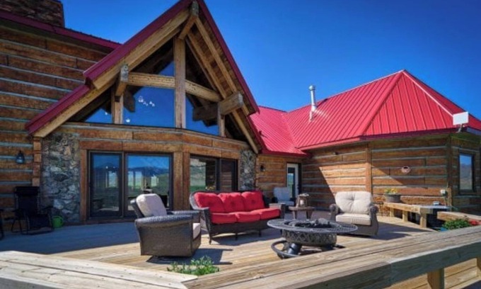 Cody House | Red Roof Ranch, is located on 15 acres with stunning mountain and lake views!