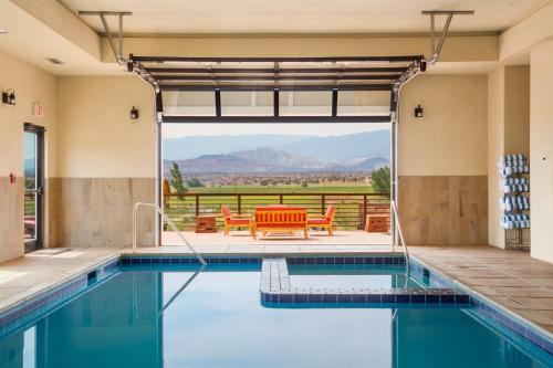 Torrey Hotel | Red Sands Hotel