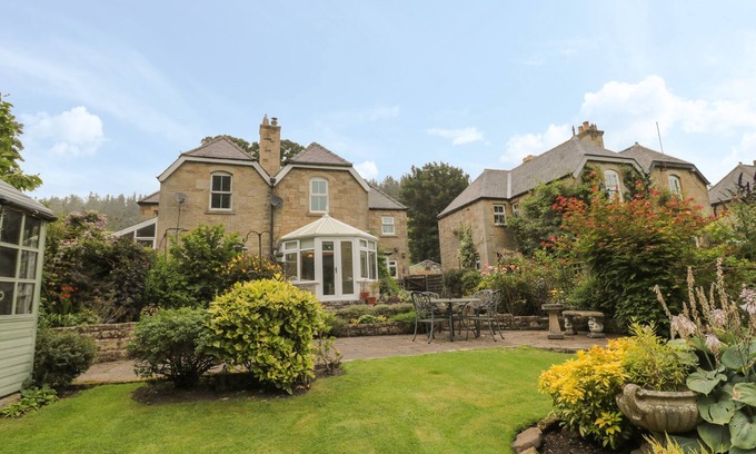 Old Bewick Cottage | RED SQUIRREL COTTAGE, 5 BIDDLESTONE, family friendly in Rothbury
