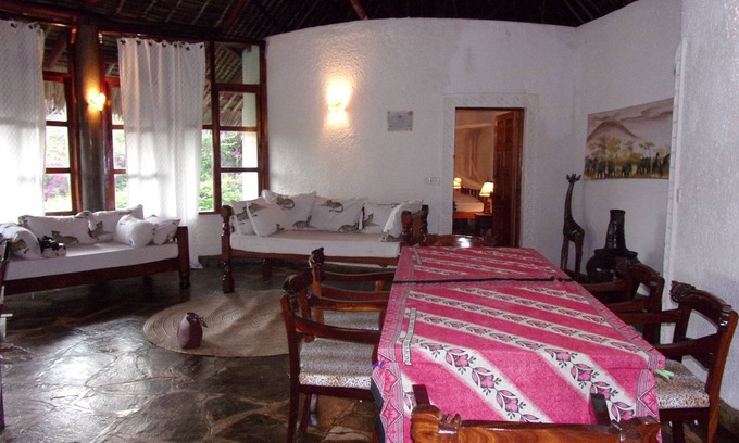 Malindi Marine National Park Villa | RED SUNSHINE VILLA WITH POOL B&B