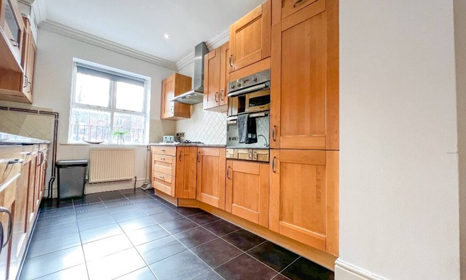 Frampton House | Redbourne Terrace Holiday Home
