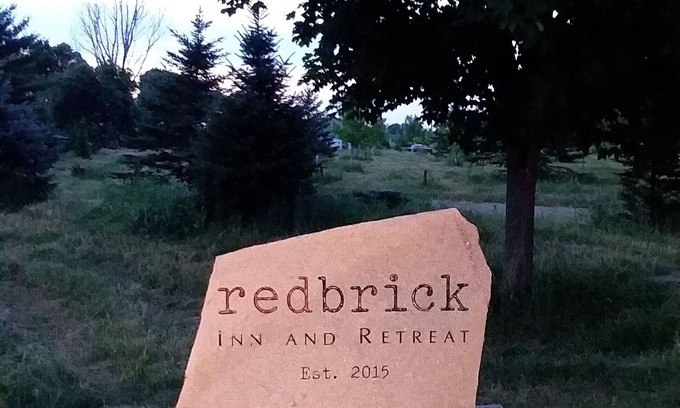 Butte Des Morts House | Redbrick Inn Courtney Suite