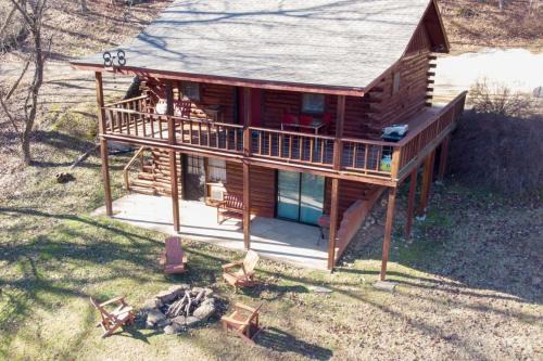 Eureka Springs House | Redbud Valley Foxtail Cabin 6