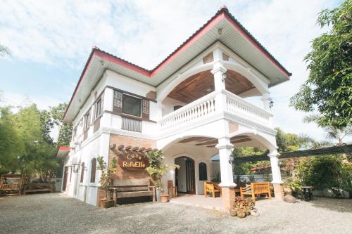 San Vicente Bed & Breakfast | RedDoorz at Casa Rafaelle Transient Ilocos Sur