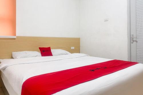 Rajabasa Hotel | RedDoorz at Eskol Untung Suropati Lampung