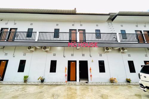 Pematangsiantar Hotel | RedDoorz at MG House Siantar Timur