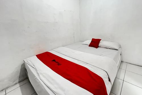 Pelabuhan Ratu Hotel | RedDoorz at Penginapan Bunda