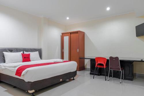 Cideng House | RedDoorz @ Jalan Biak Roxy Jakarta