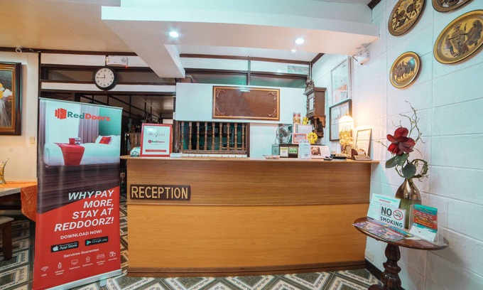 Malabanias House | RedDoorz @ La Casa Guesthouse