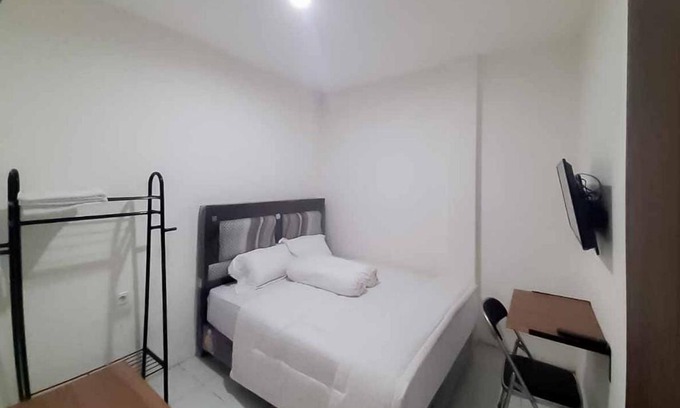 Serang Hotel | RedDoorz near Alun Alun Kota Serang