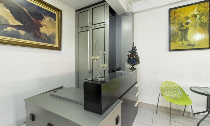 Gambir House | Reddoorz near Gajah Mada Plaza 2