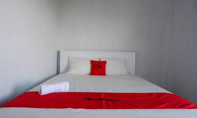 Baturaden Hotel | RedDoorz near Lokawisata Baturaden 2