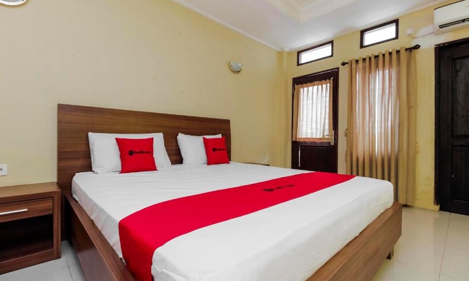 Samarinda House | RedDoorz near Taman Samarendah Samarinda