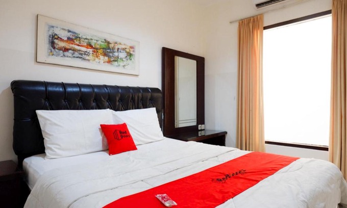 Semarang Utara Hotel | RedDoorz near Wisata Kota Lama Semarang