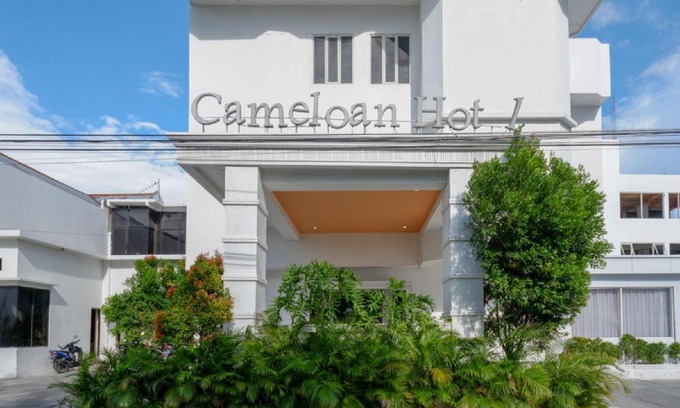 Palu Hotel | RedDoorz Plus @ Cameloan Hotel Palu