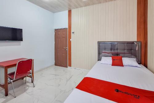 Cirebon Hotel | RedDoorz Syariah at Borba Kesepuhan Cirebon