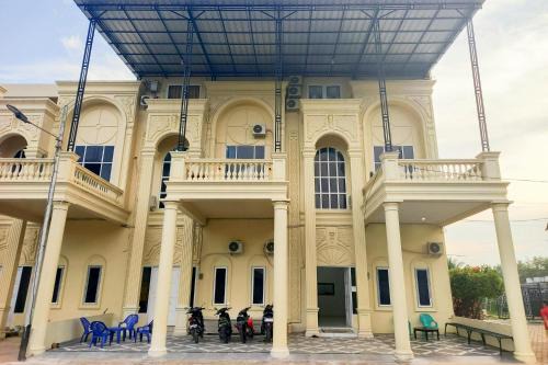 Bungo Hotel | RedDoorz Syariah at Sungai Pinang Muara Bungo