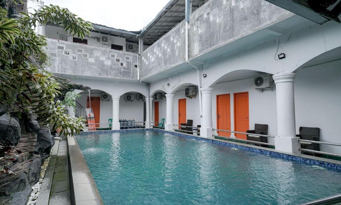 Pancawati House | RedDoorz Syariah near Exit Toll Puncak