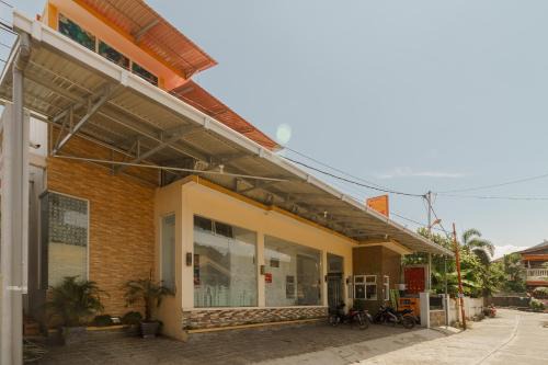 Padang House | RedDoorz Syariah near Jembatan Siti Nurbaya Padang